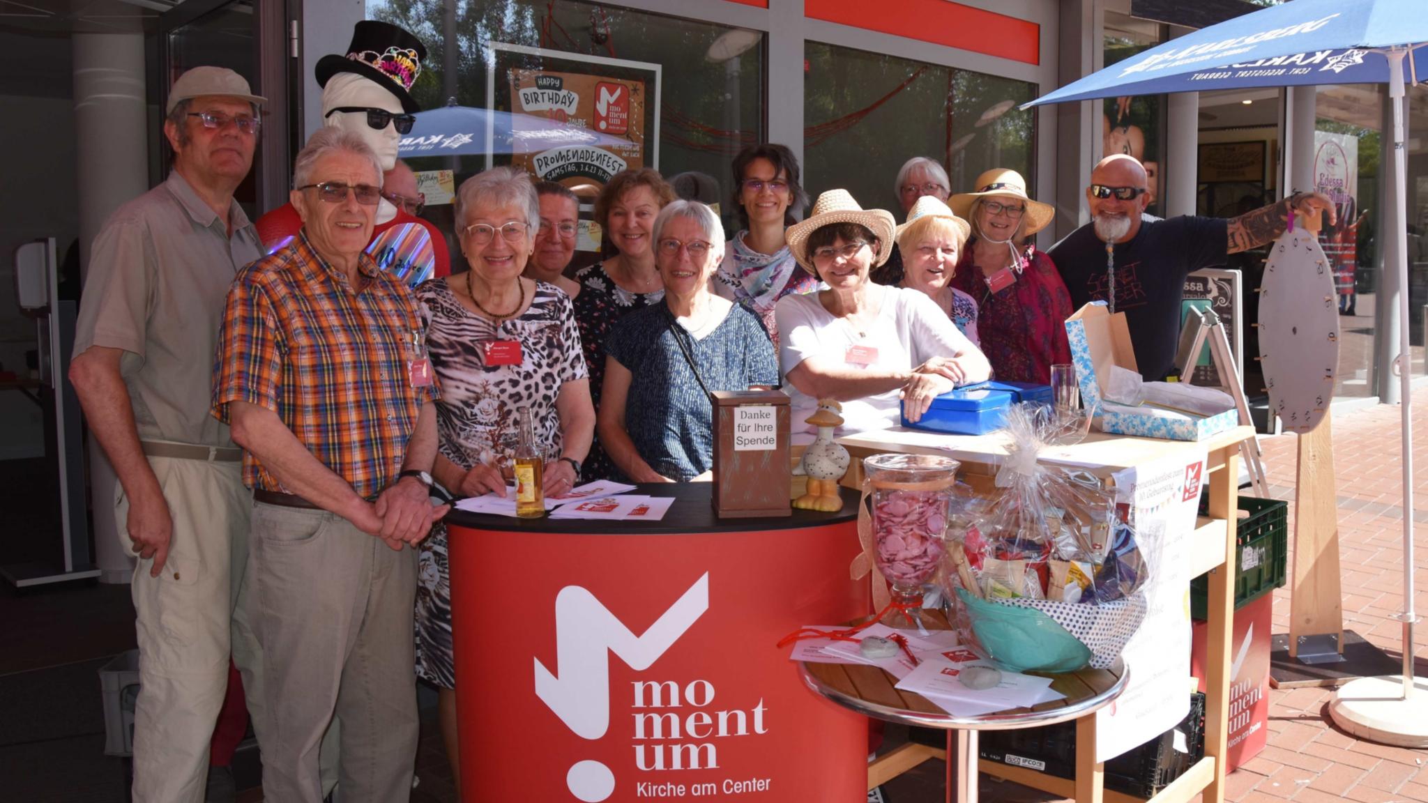 Das große Team der Ehrenamtlichen hat das Promenadenfest organisiert.