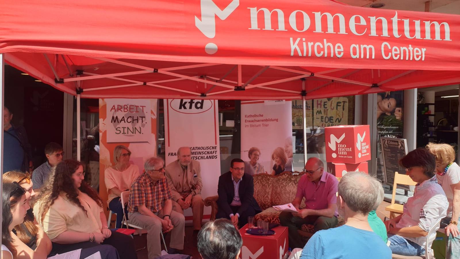 Gesprächsrunde Politik am momentum