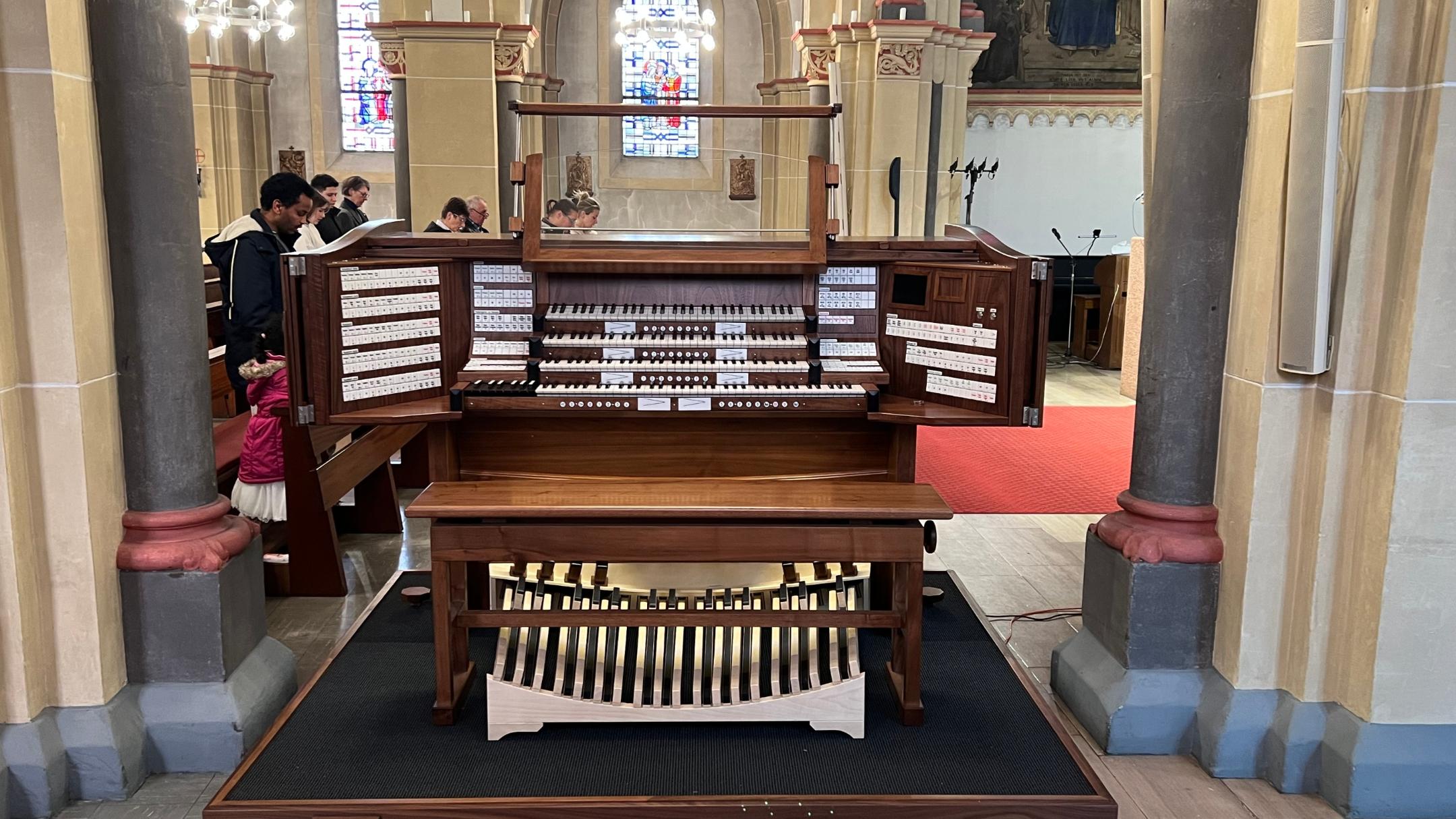 Fahrbarer Spieltisch